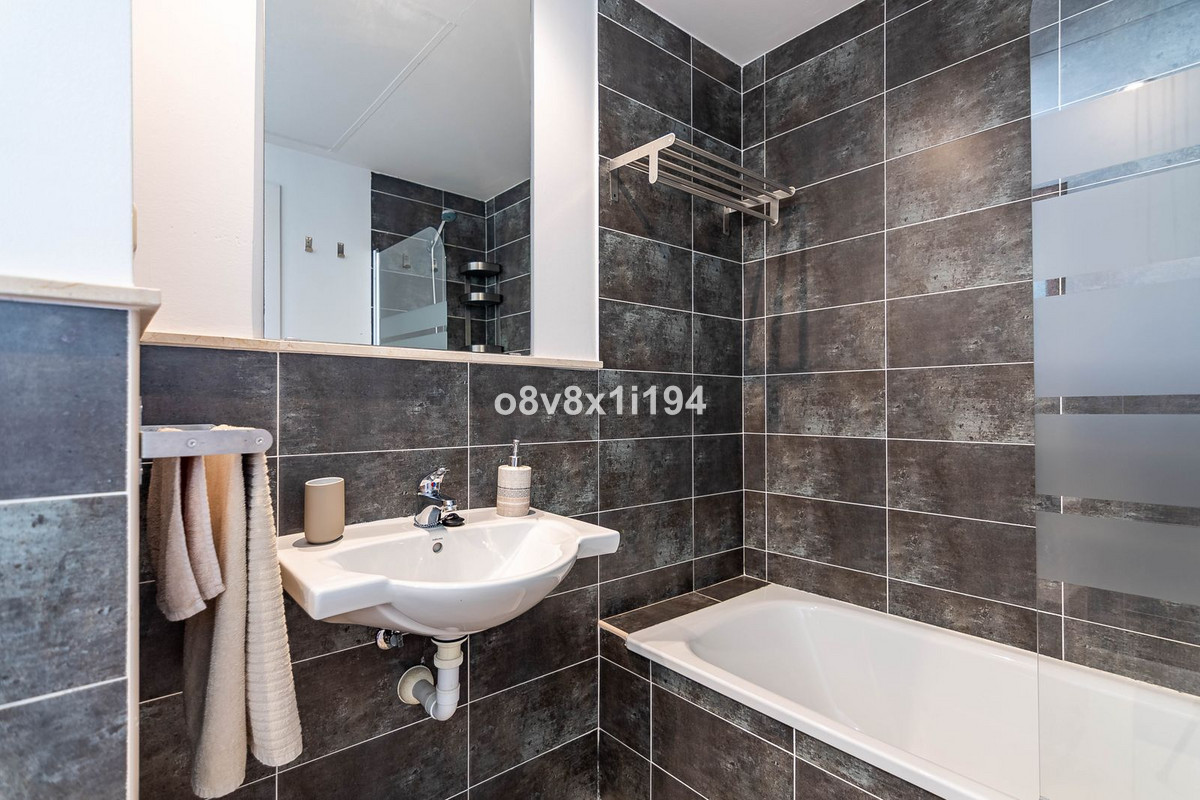 Appartement te koop in Casares | 4 slaapkamers H5408272