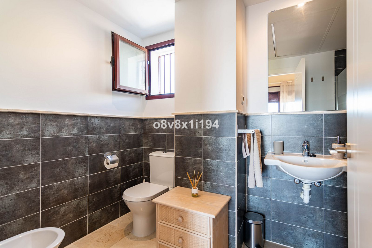 Appartement te koop in Casares | 4 slaapkamers H5408272