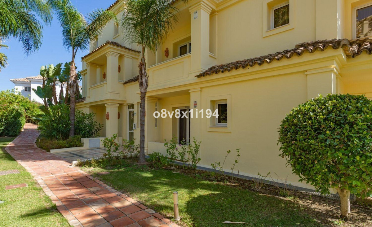 Huis te koop in Casares | 2 slaapkamers H5420248