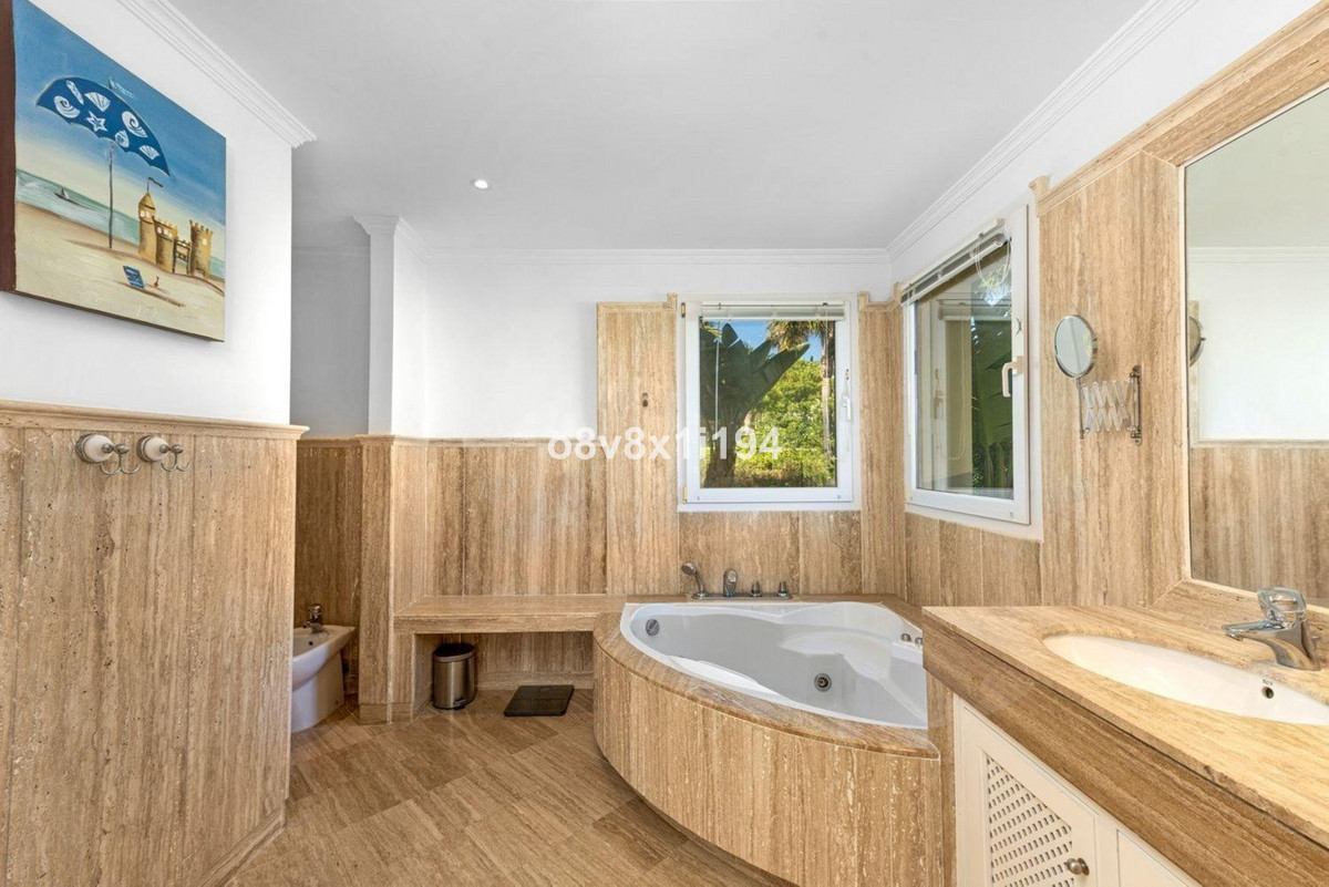 Huis te koop in Casares | 2 slaapkamers H5420248