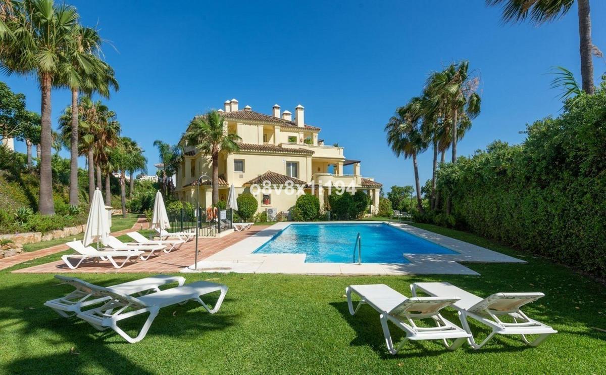 Huis te koop in Casares | 2 slaapkamers H5420248