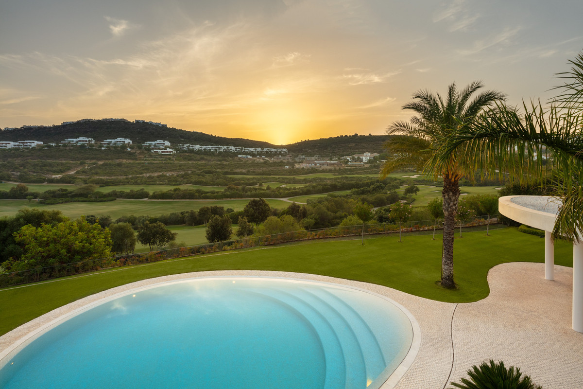 Appartement te koop in Casares | 4 slaapkamers H5478223