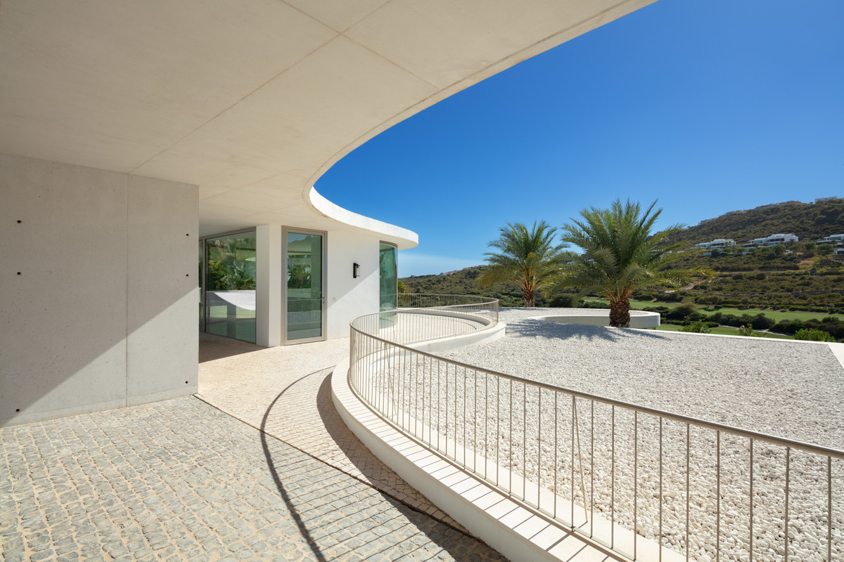 Appartement te koop in Casares | 4 slaapkamers H5478223