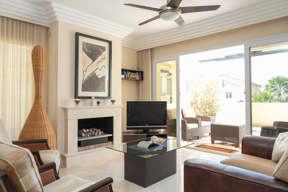 Appartement te koop in Casares | 2 slaapkamers H5494645