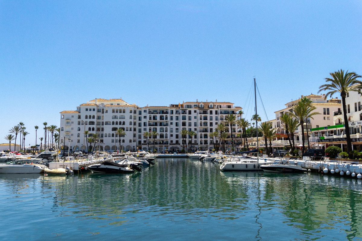 Appartement te koop in Casares | 2 slaapkamers H5496208