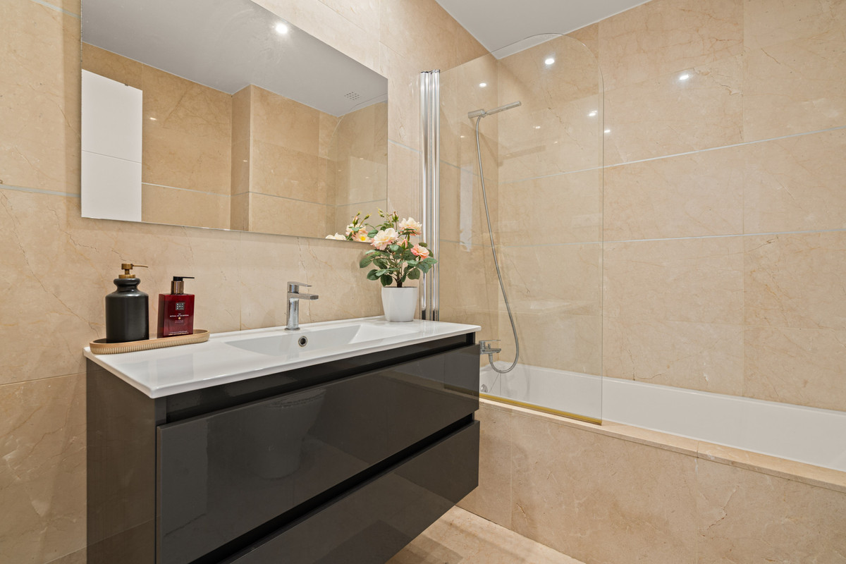 Appartement te koop in Casares | 2 slaapkamers H5496376