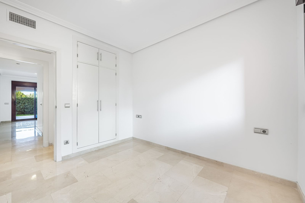 Appartement te koop in Casares | 2 slaapkamers H5520934