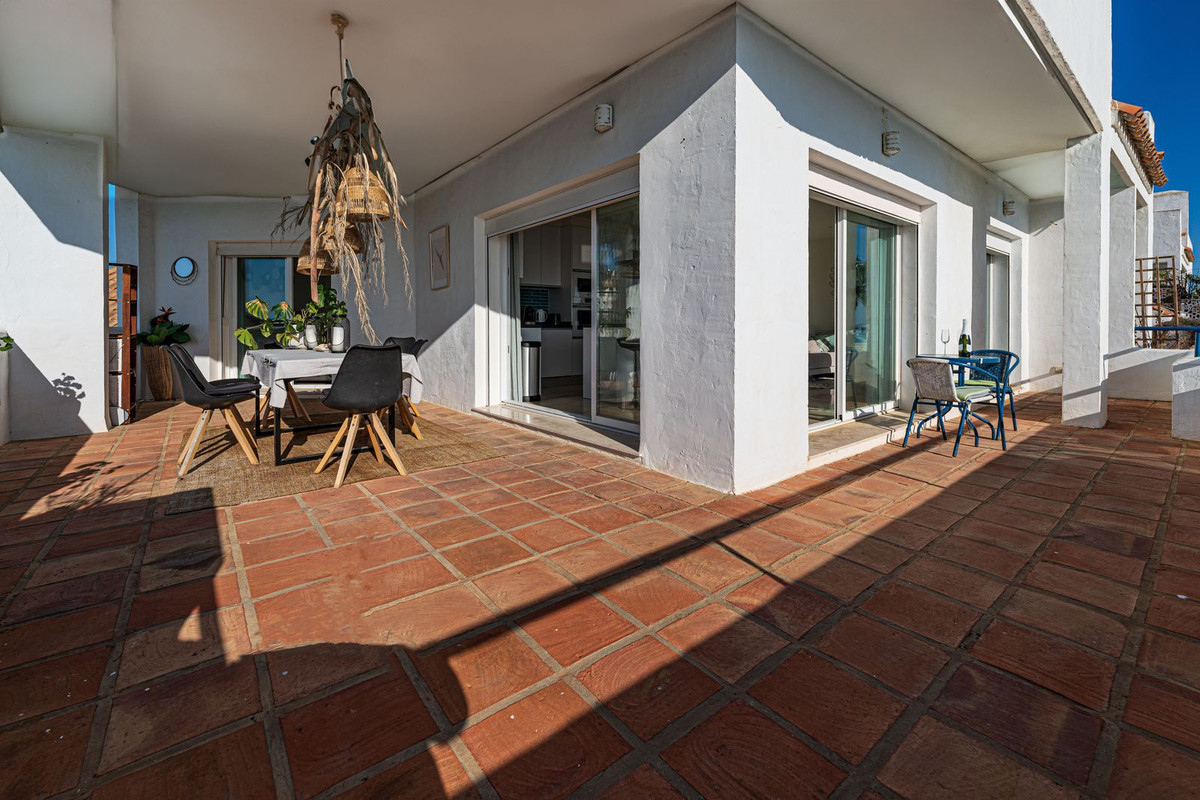 Penthouse in Casares Playa-12