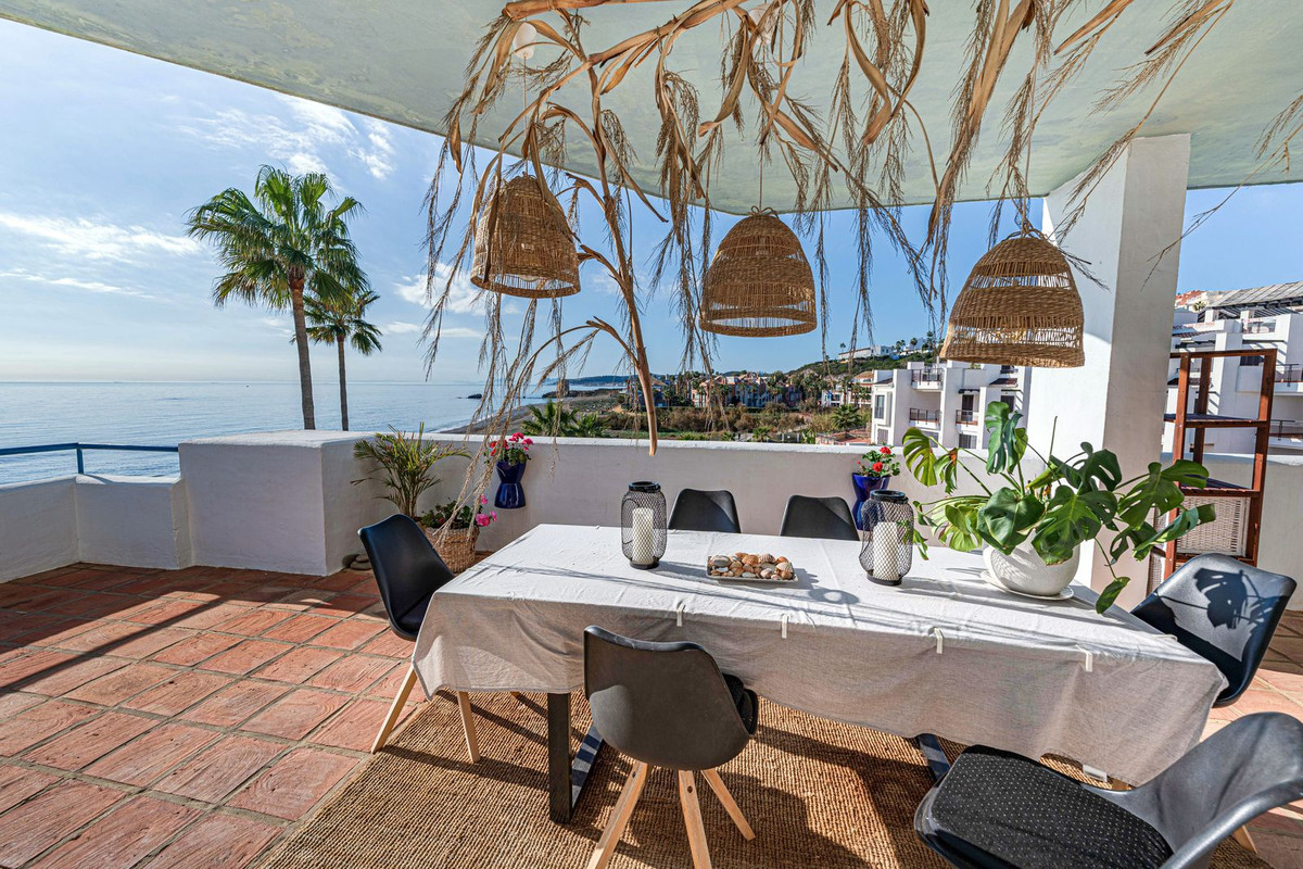 Penthouse in Casares Playa-15