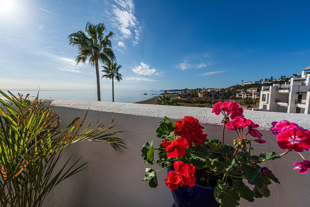 Penthouse in Casares Playa-30