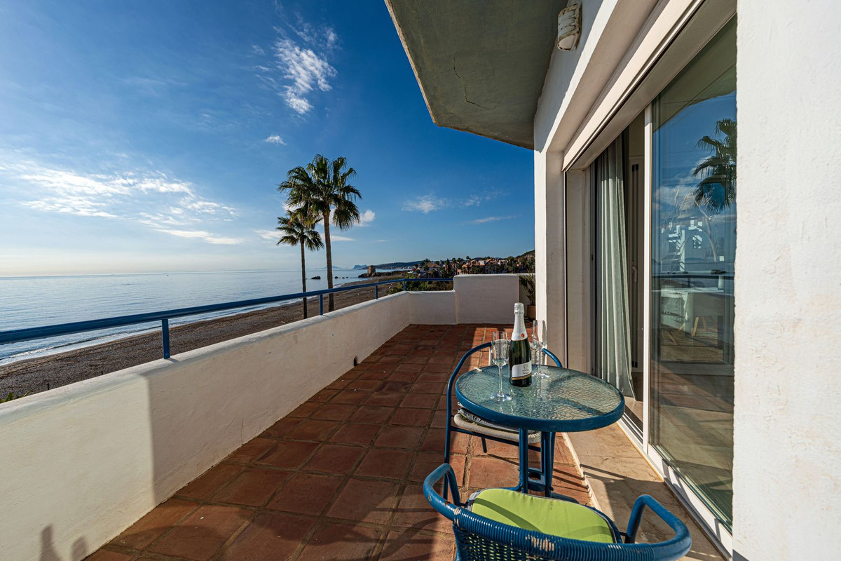 Penthouse in Casares Playa-35