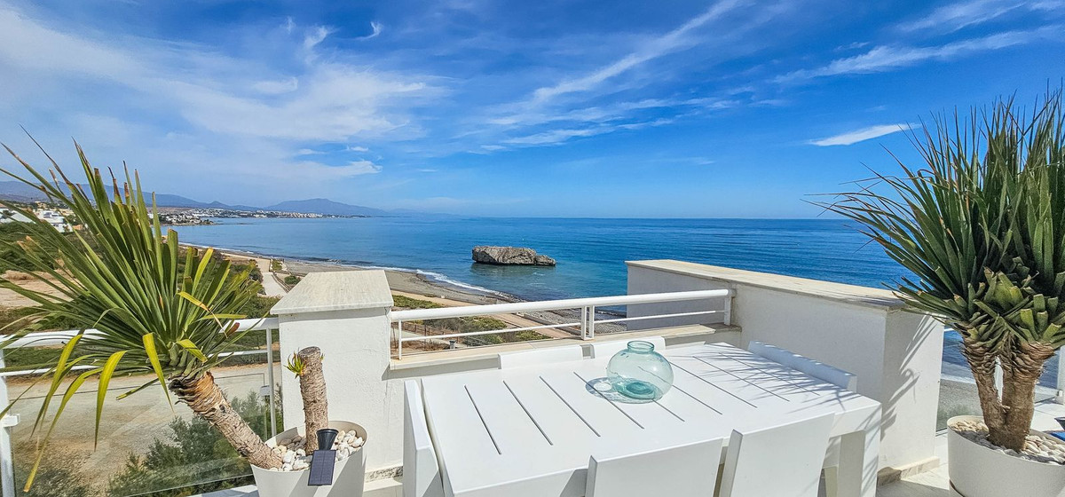 Penthouse in Casares Playa-14