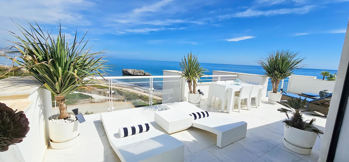 Penthouse in Casares Playa-40