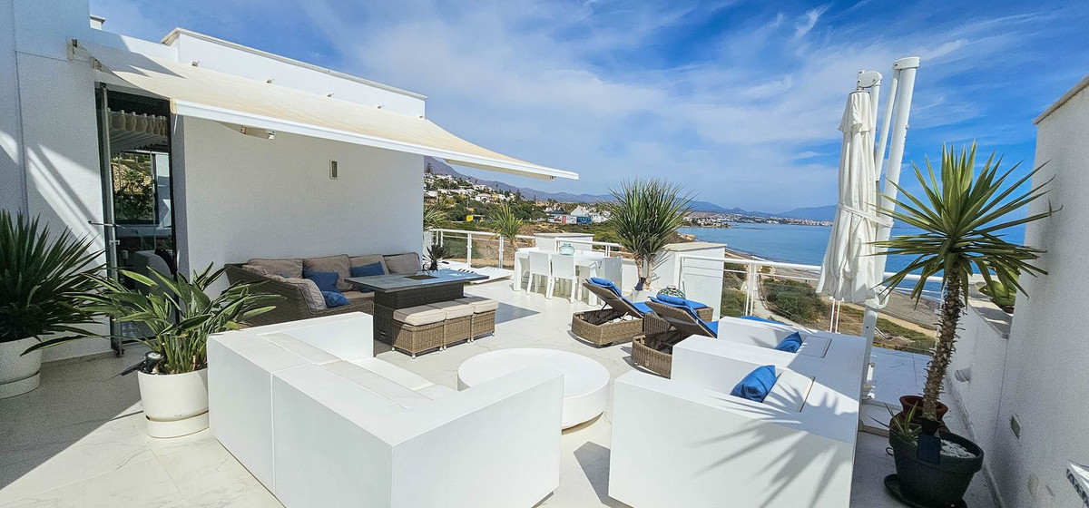 Penthouse in Casares Playa-45