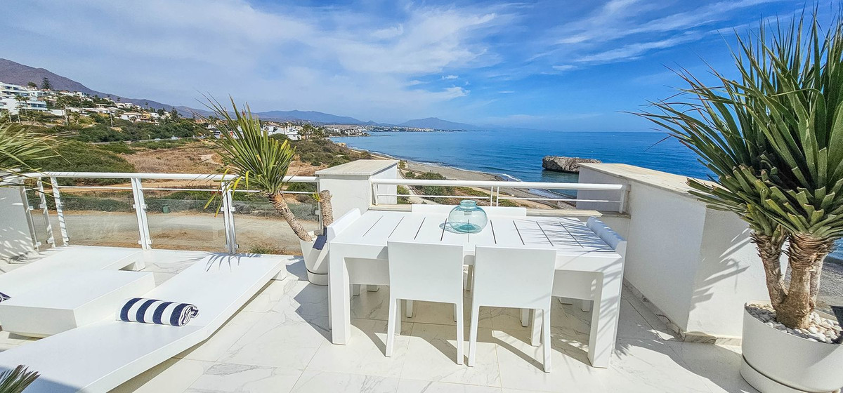 Penthouse in Casares Playa-49