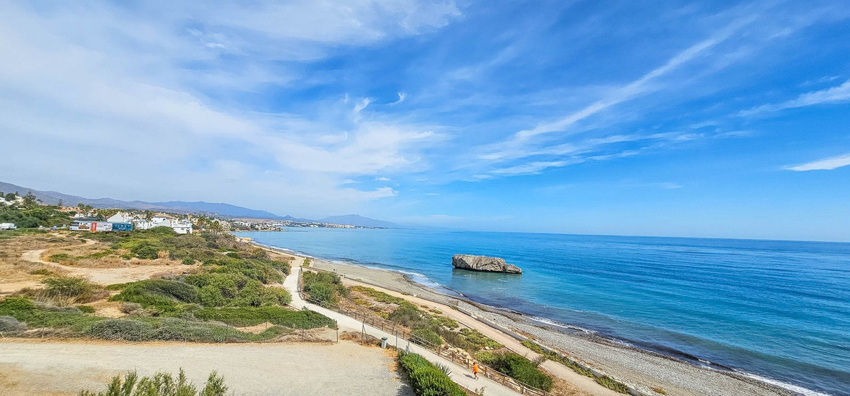 Penthouse in Casares Playa-54