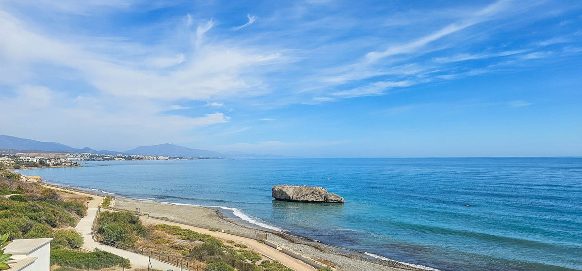 Penthouse in Casares Playa-66