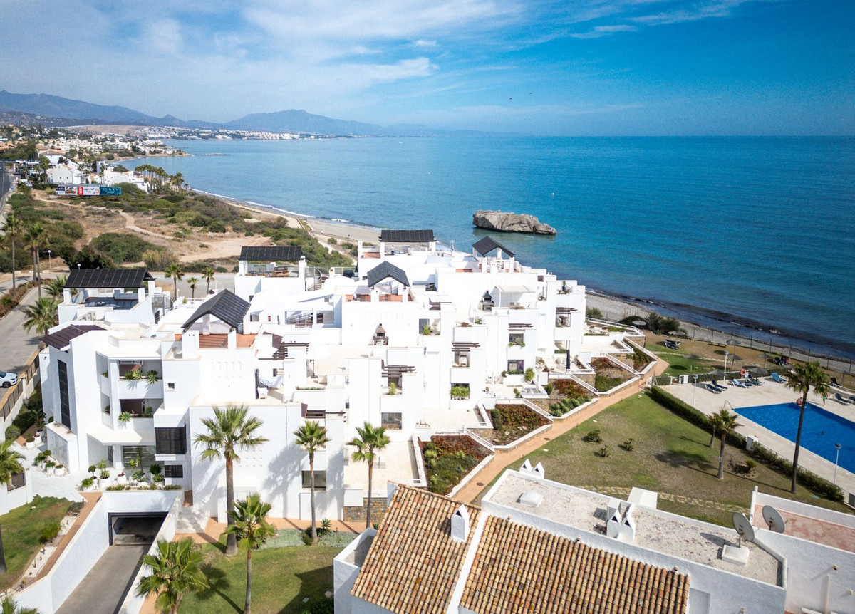 Penthouse in Casares Playa-81