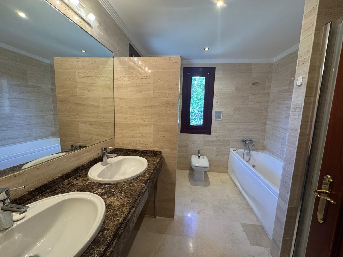 Tussenverdieping Appartement in Casares Playa-20