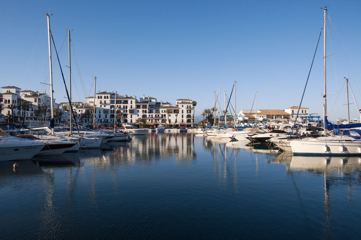 Appartement te koop in Casares Playa | 2 slaapkamers H5083789