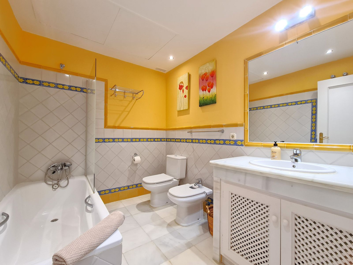 Appartement te koop in Casares Playa | 3 slaapkamers H5120560