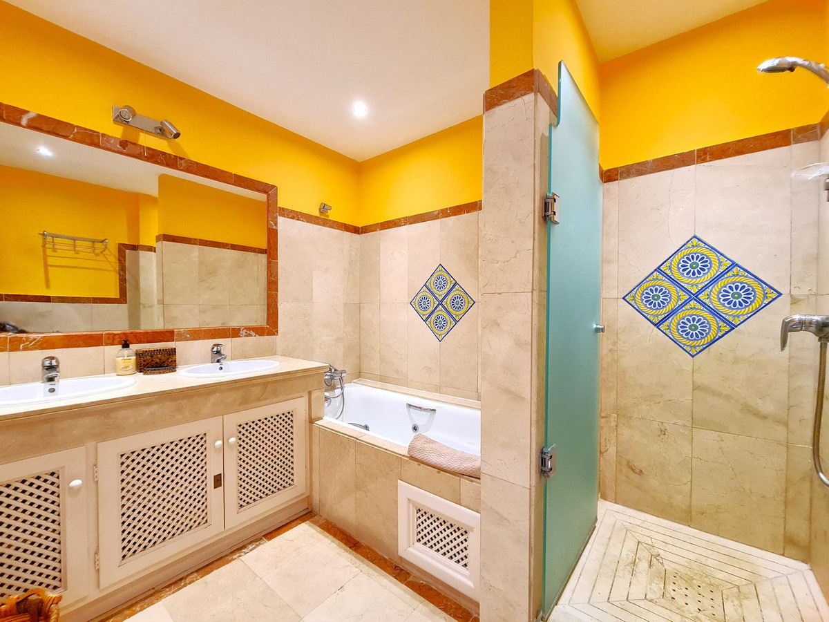 Appartement te koop in Casares Playa | 3 slaapkamers H5120560