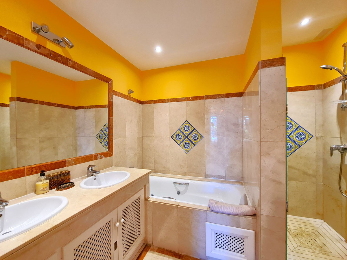 Appartement te koop in Casares Playa | 3 slaapkamers H5120560