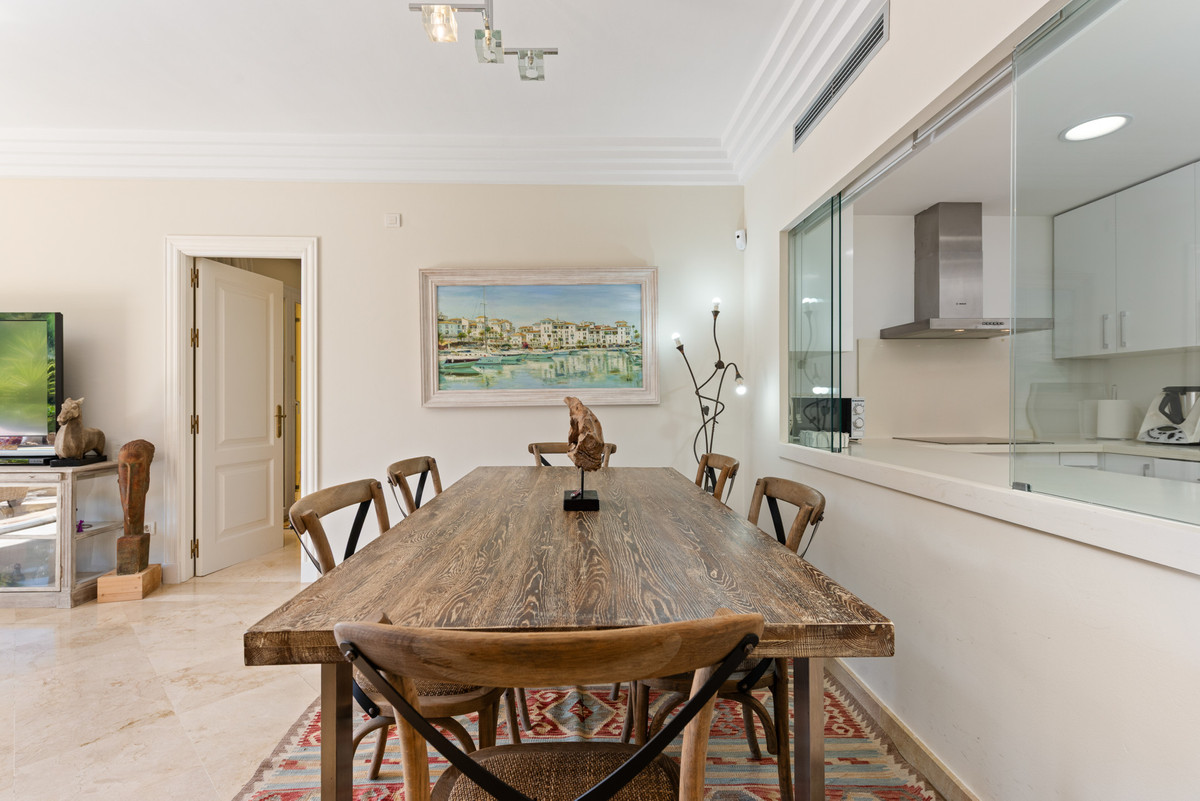 Appartement te koop in Casares Playa | 4 slaapkamers H5129995