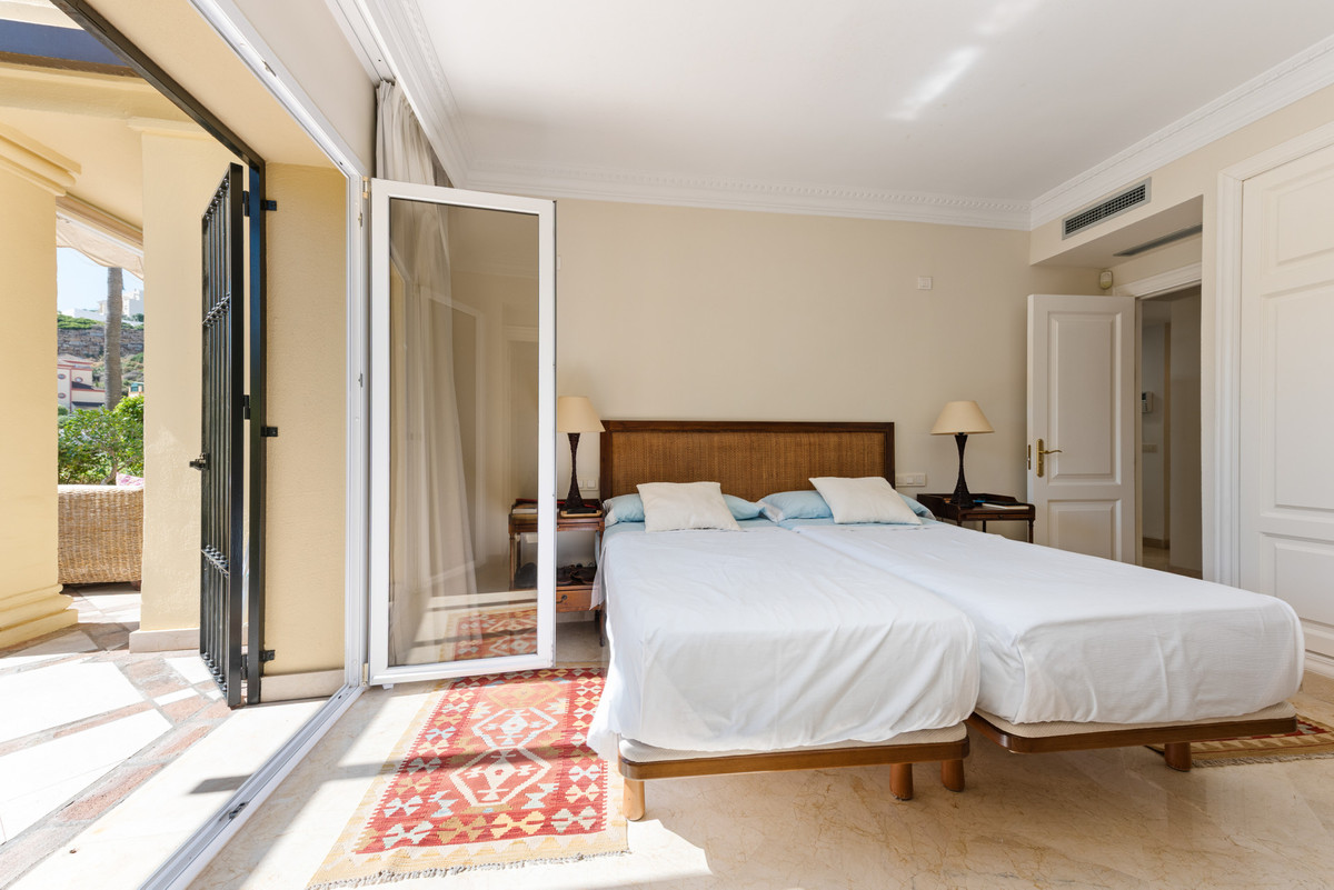 Appartement te koop in Casares Playa | 4 slaapkamers H5129995