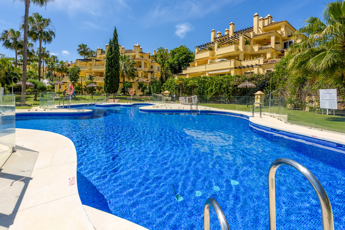 Appartement te koop in Casares Playa | 4 slaapkamers H5129995