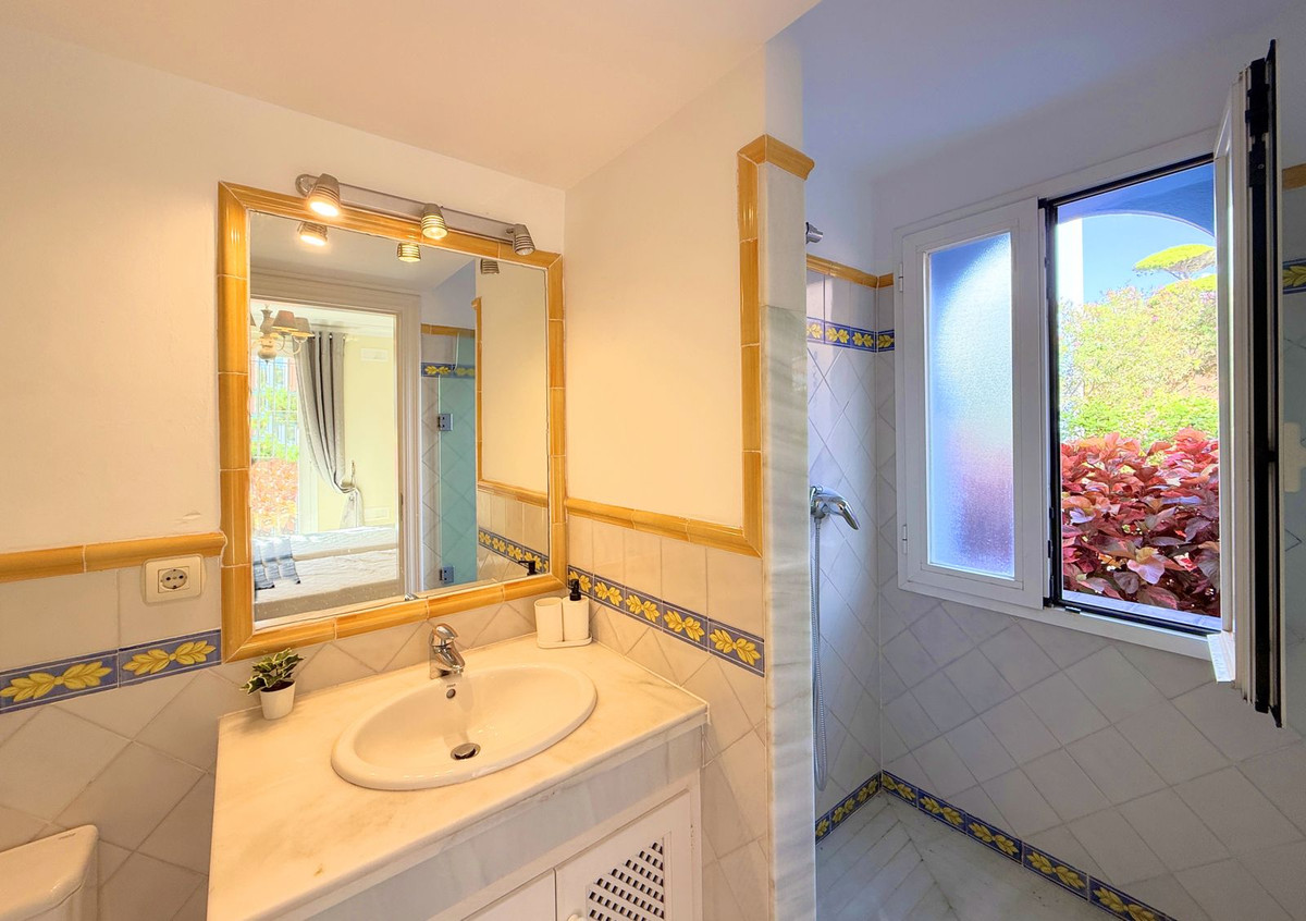 Appartement te koop in Casares Playa | 2 slaapkamers H5130829