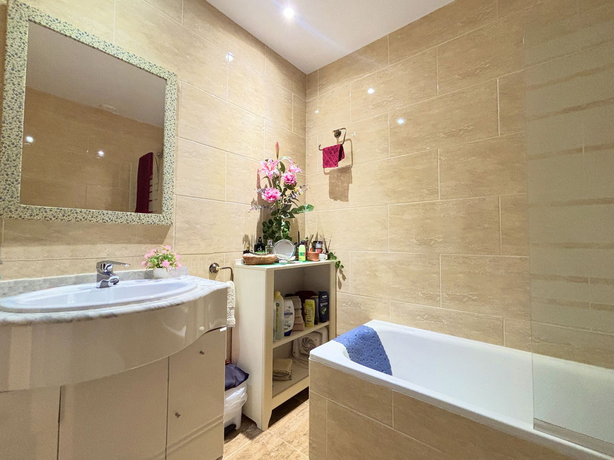 Appartement te koop in Casares Playa | 2 slaapkamers H5153062