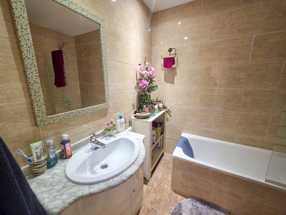Appartement te koop in Casares Playa | 2 slaapkamers H5157136