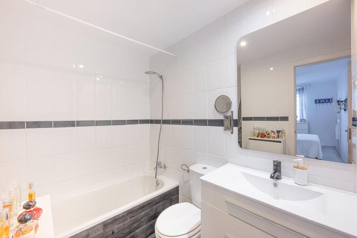 Appartement te koop in Casares Playa | 3 slaapkamers H5158834