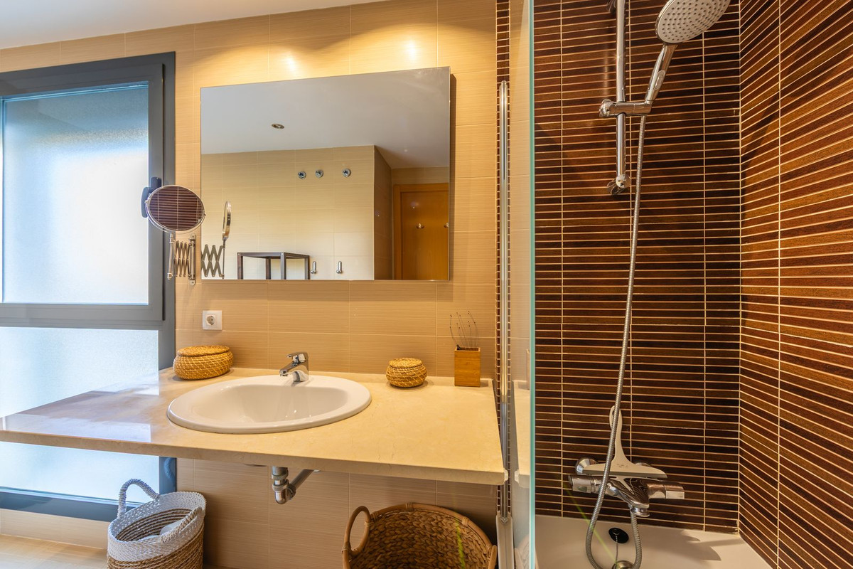 Penthouse te koop in Casares Playa | 2 slaapkamers H5220052