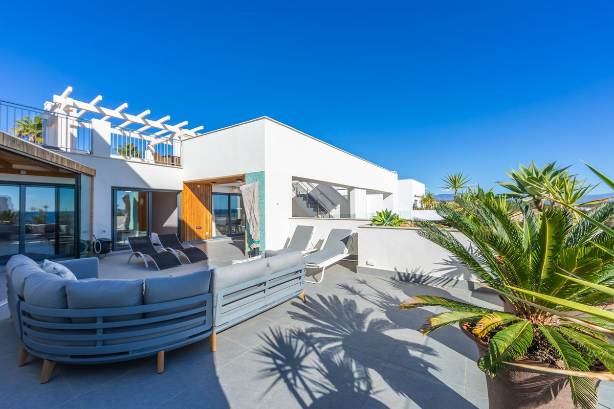 Penthouse te koop in Casares Playa | 2 slaapkamers H5220052