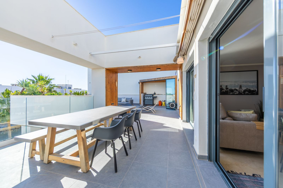 Penthouse te koop in Casares Playa | 2 slaapkamers H5220052