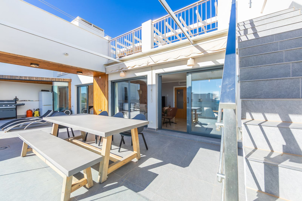 Penthouse te koop in Casares Playa | 2 slaapkamers H5220052