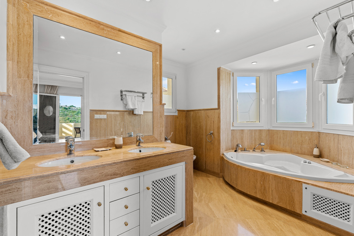 Penthouse te koop in Casares Playa | 3 slaapkamers H5248078