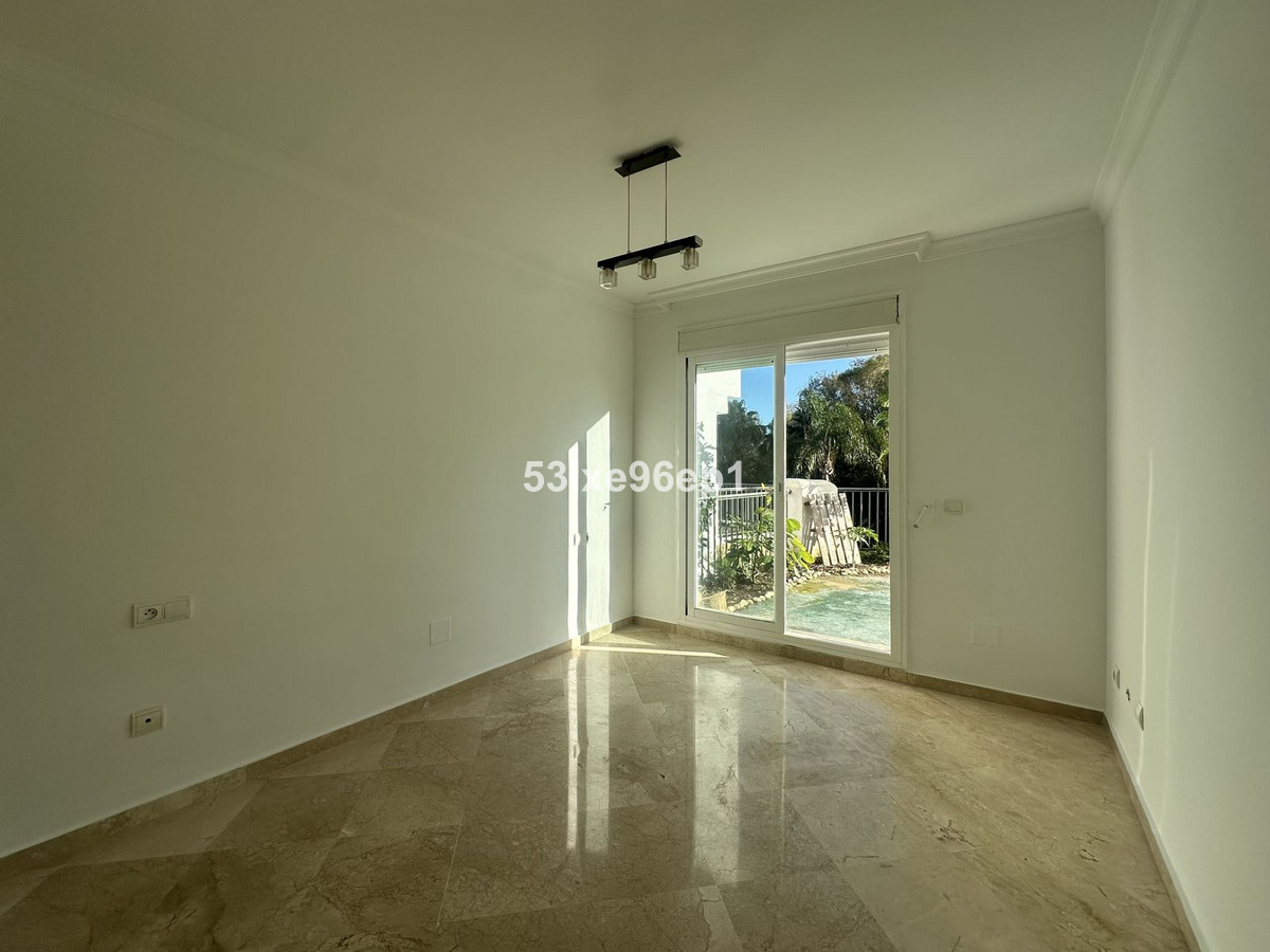 Appartement te koop in Casares Playa | 2 slaapkamers H5306623
