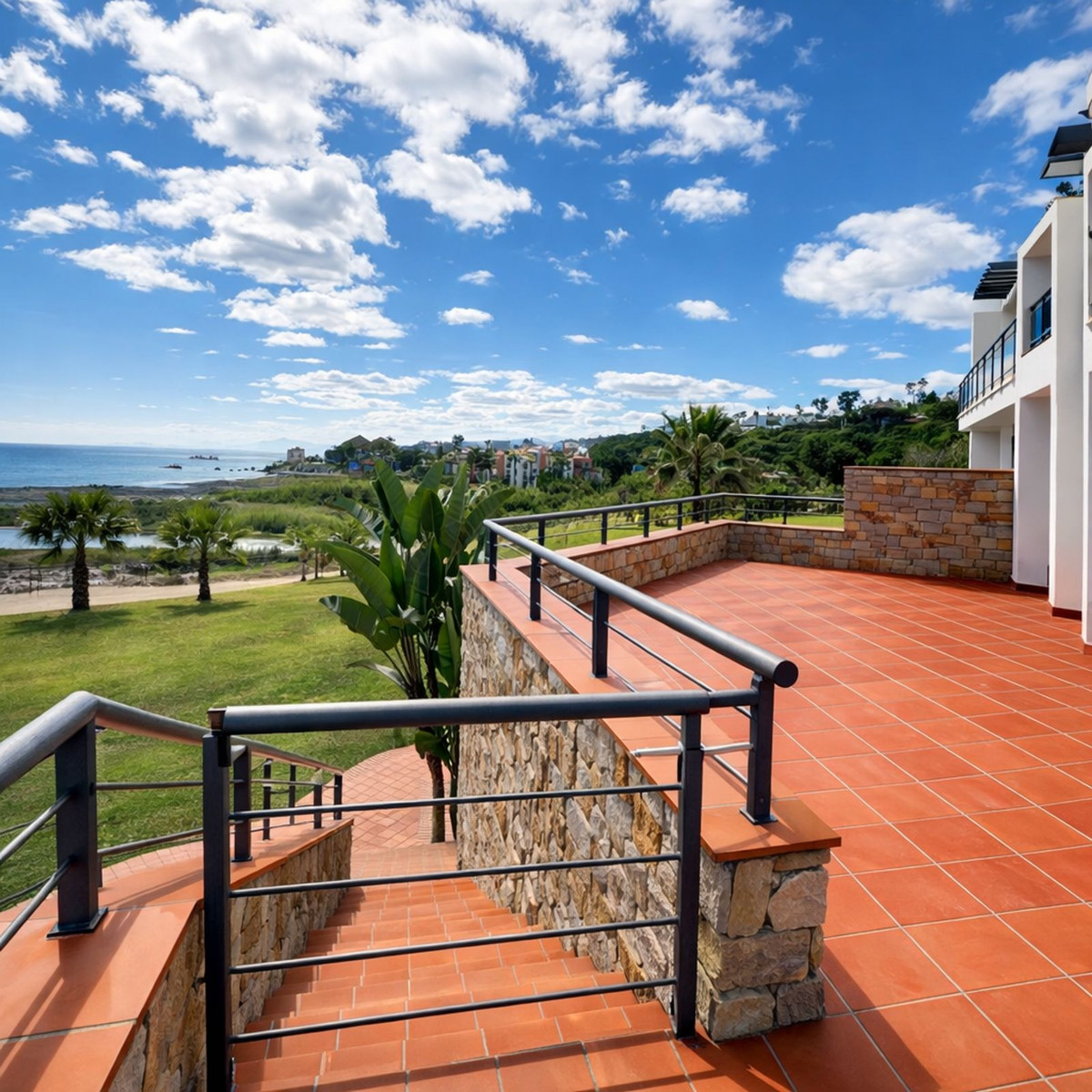 Appartement te koop in Casares Playa | 2 slaapkamers H5320657