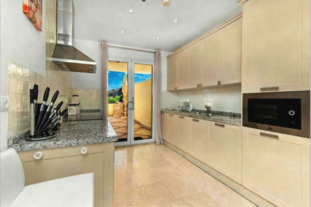 Appartement te koop in Casares Playa | 2 slaapkamers H5336443