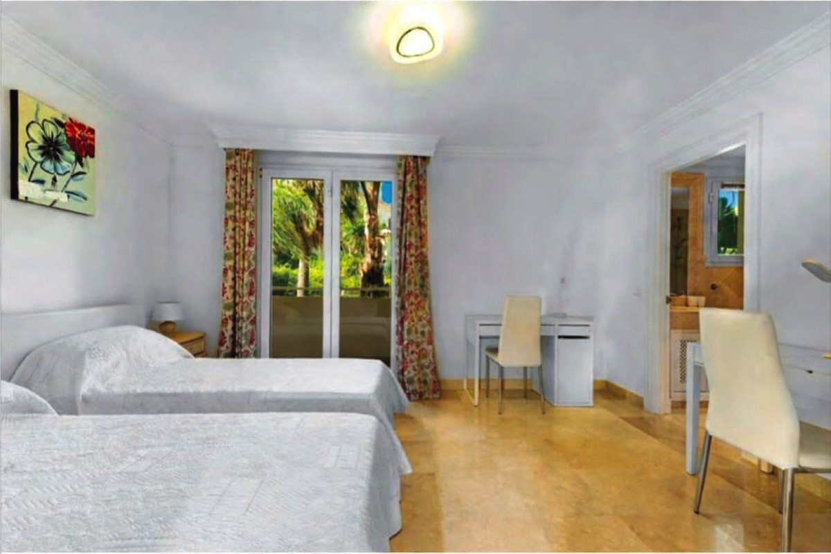 Appartement te koop in Casares Playa | 2 slaapkamers H5336443