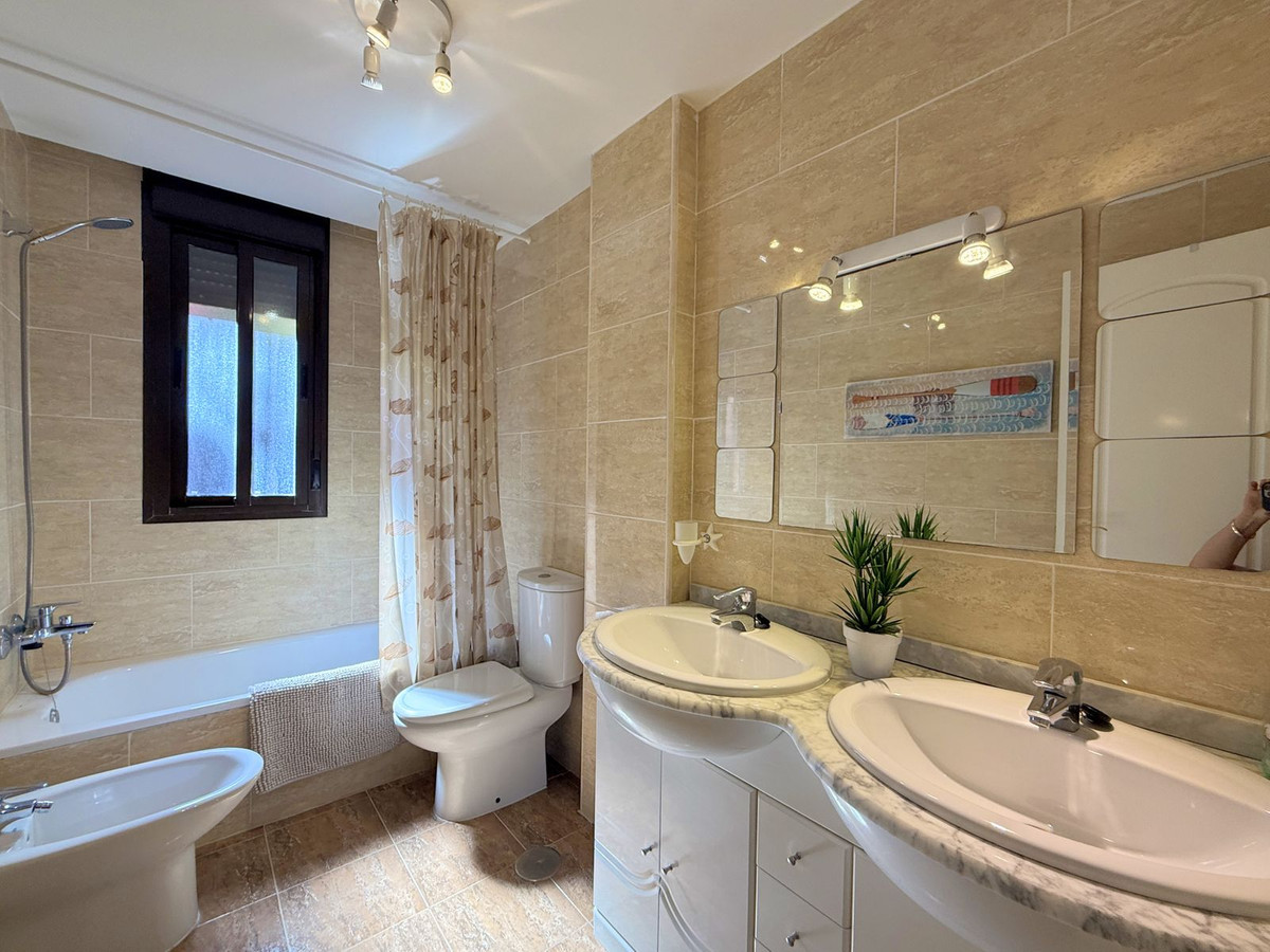 Appartement te koop in Casares Playa | 2 slaapkamers H5351566