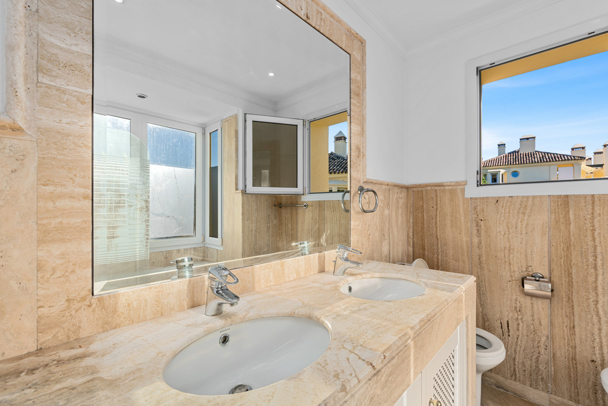 Appartement te koop in Casares Playa | 2 slaapkamers H5362225