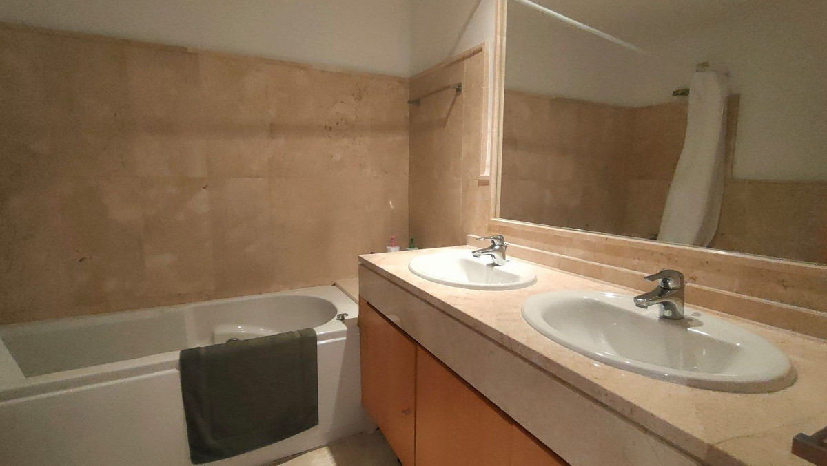 Appartement te koop in Casares Playa | 2 slaapkamers H5390728