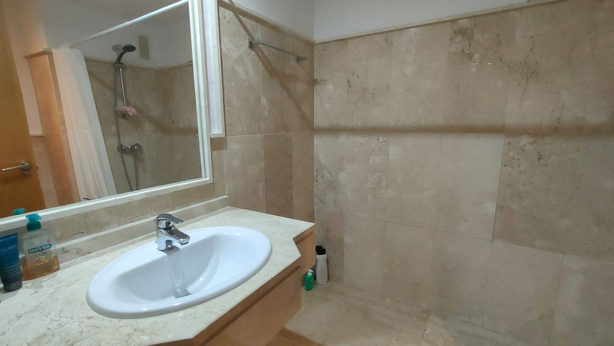 Appartement te koop in Casares Playa | 2 slaapkamers H5390728