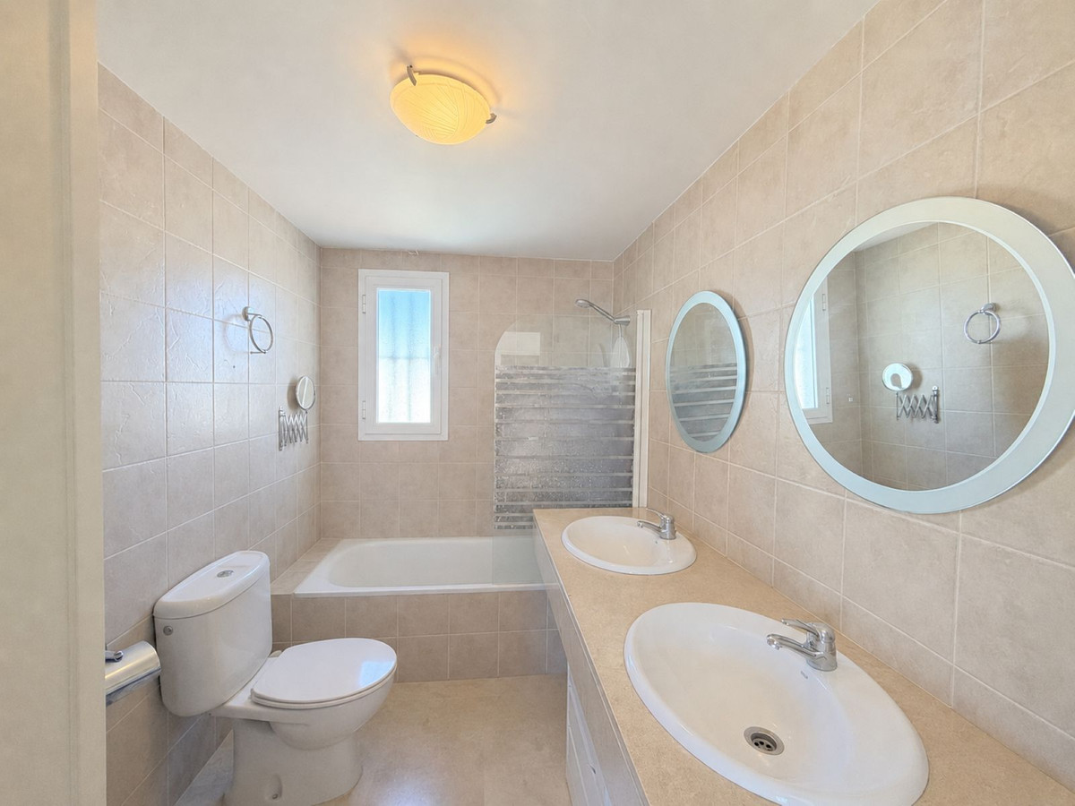 Appartement te koop in Casares Playa | 3 slaapkamers H5393056