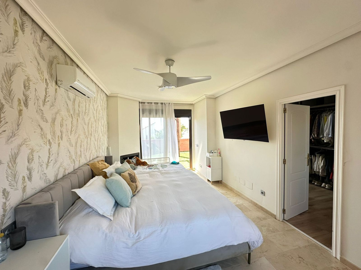 Appartement te koop in Casares Playa | 4 slaapkamers H5394247