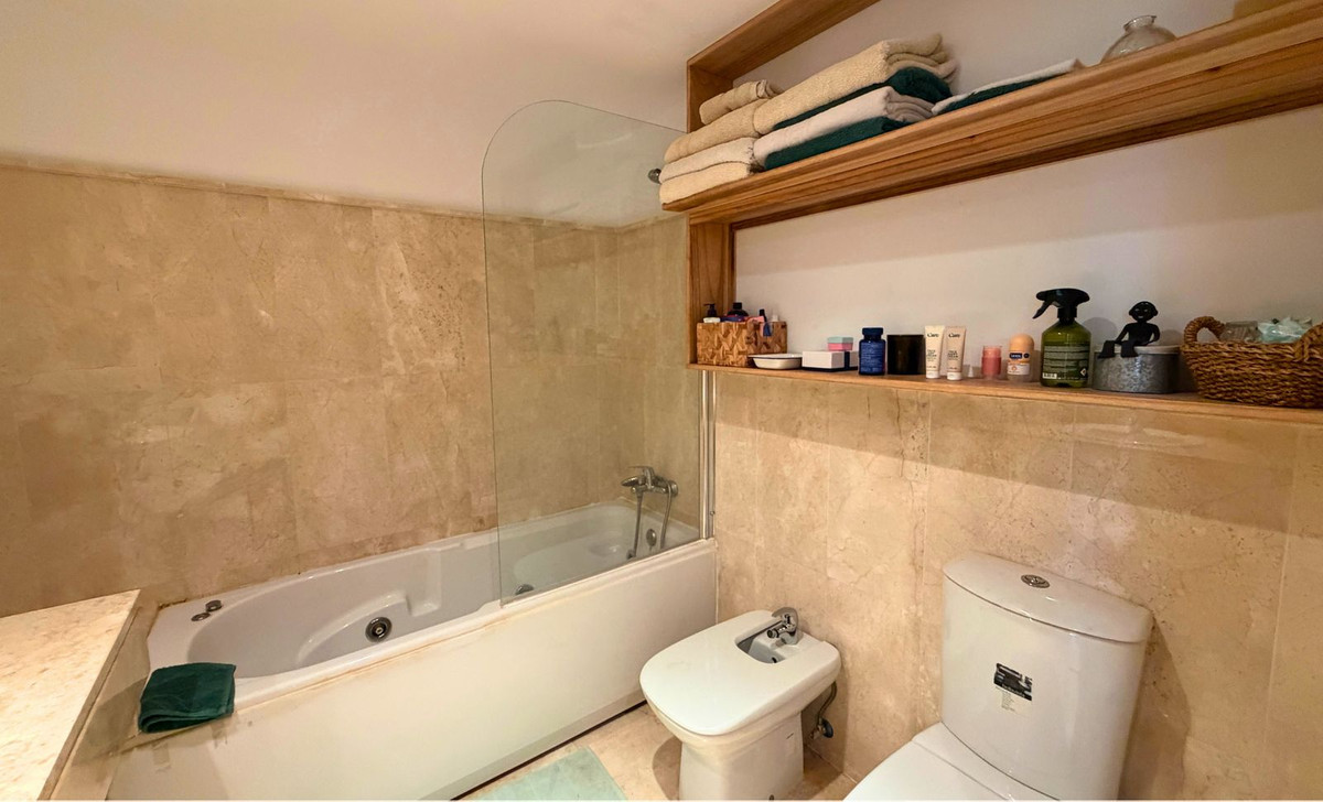 Appartement te koop in Casares Playa | 2 slaapkamers H5400100